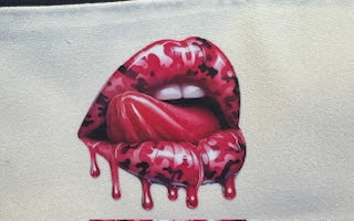 The Hot Lips Pouch